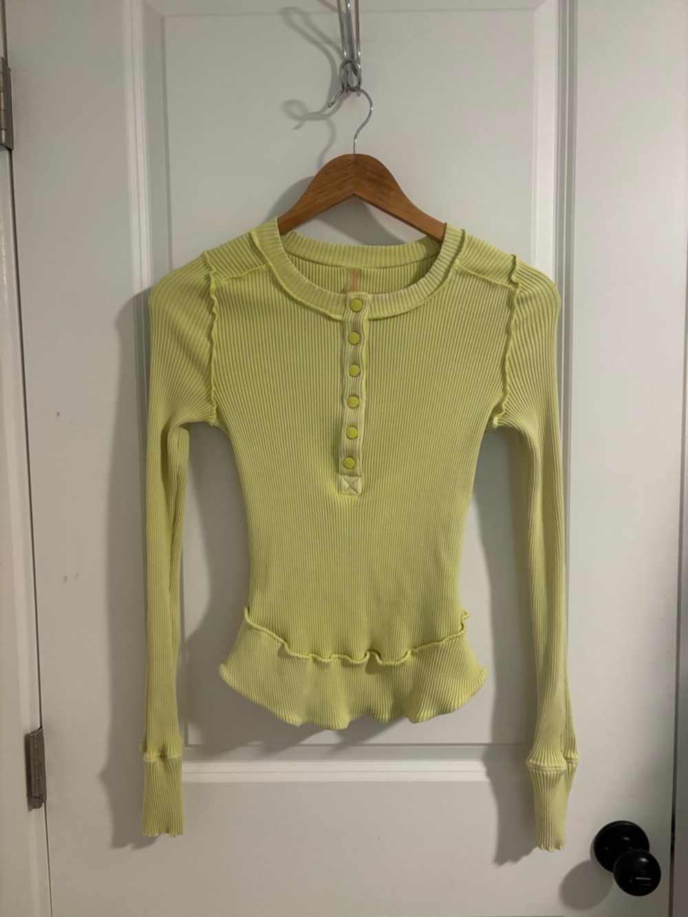 FREE PEOPLE FP Movement Rally Rib Henley Lime Green Long Sleeve Shirt Small - Picture 2 of 6